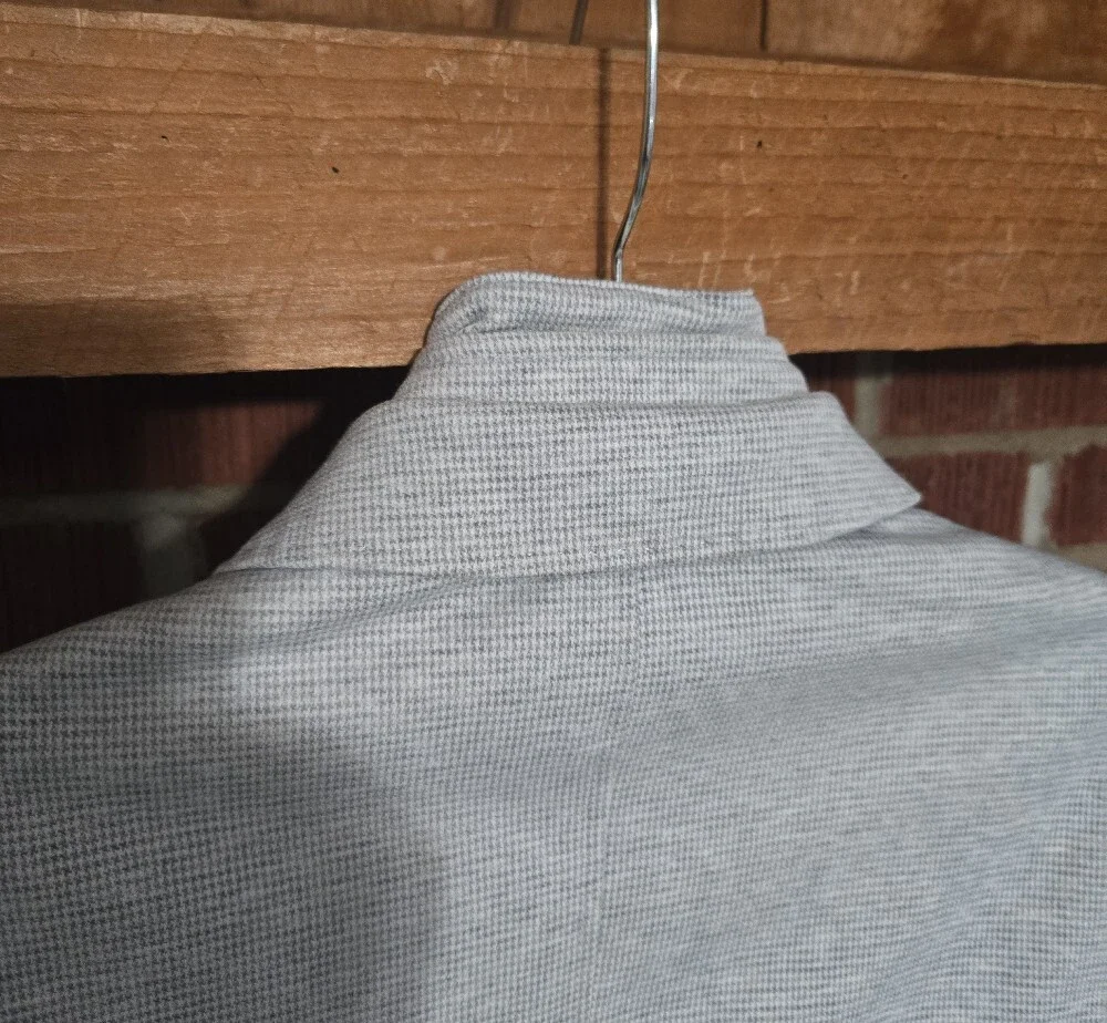 Men’s Light Gray Lightweight Sportcoat-Jacket- Blazer.  Fits like a 40 modern.